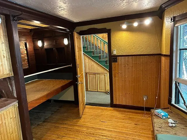 439 E 4th Ave #1 — Photo 13