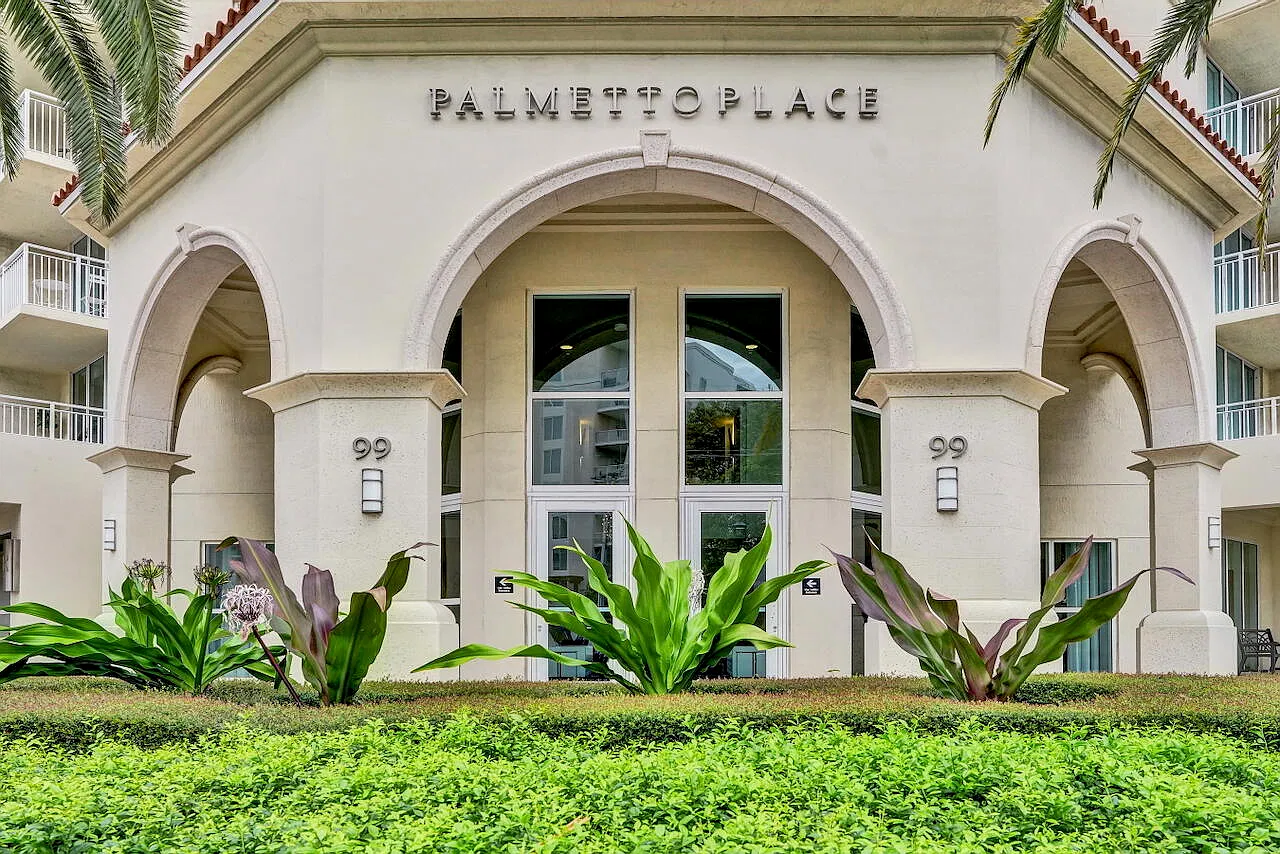 2 bed, 2.0 bath, 1310 sqft, $6,200 — Photo 3