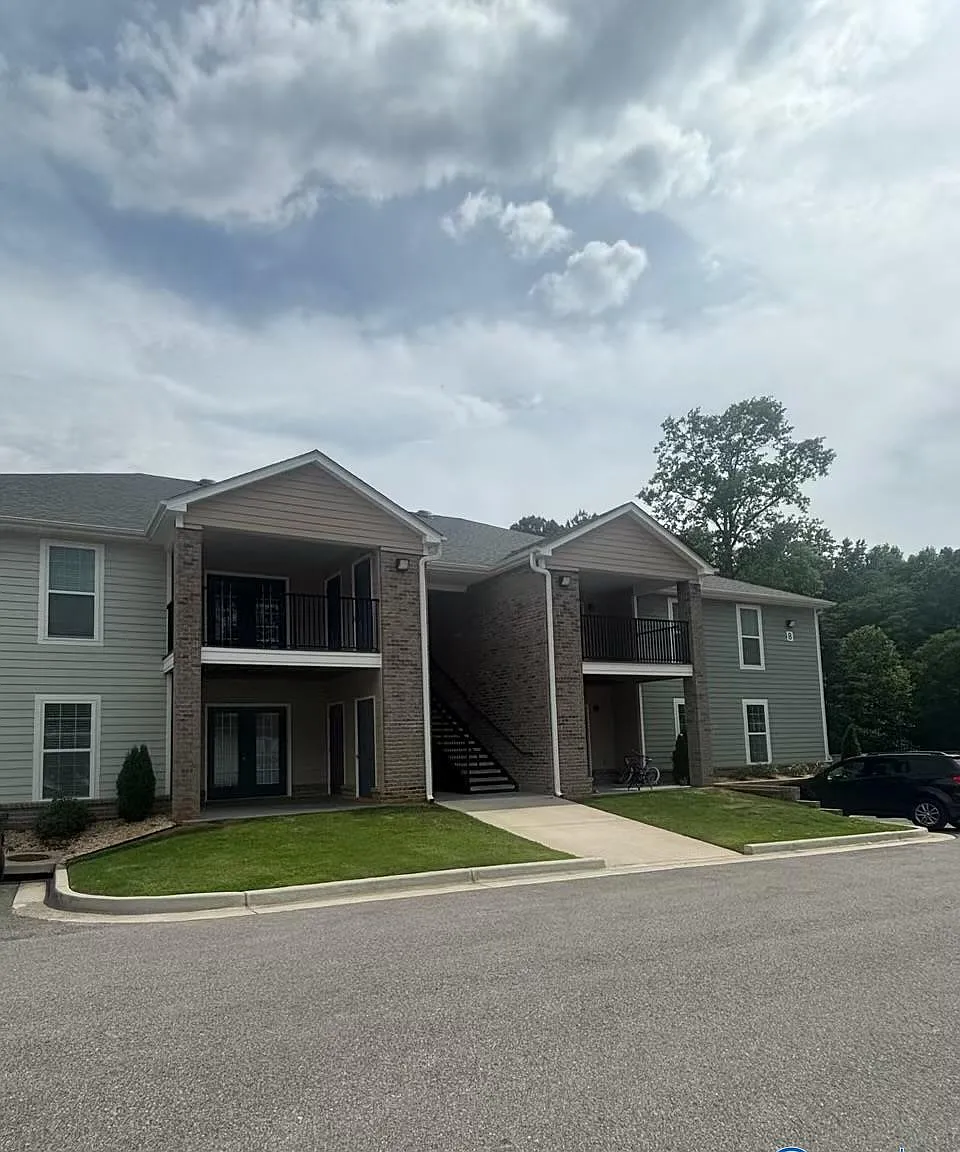 2 bed, 2.0 bath, 1100 sqft, $1,350 — Photo 1