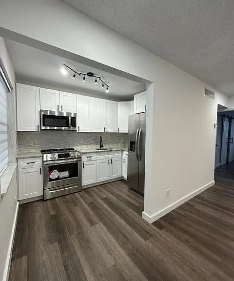 340 NW 19th St #2030 — Photo 4