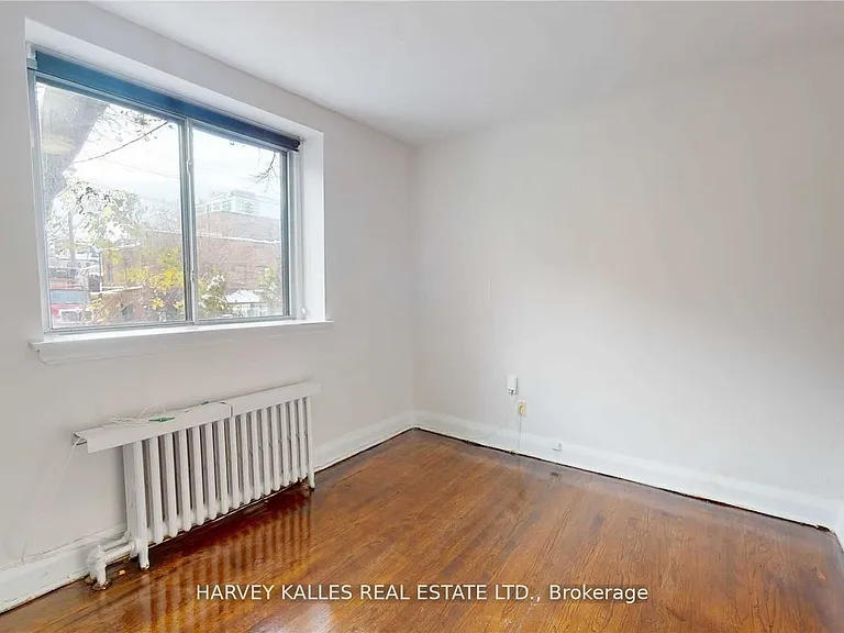 320 Lonsdale Rd #3 — Photo 22