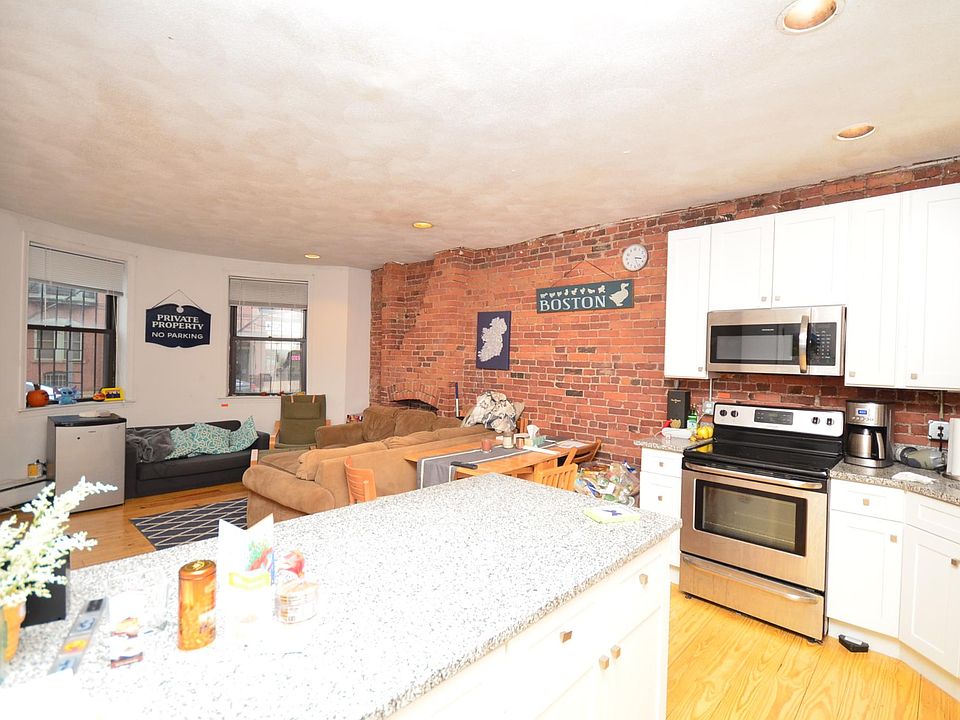 2nd image of 610 Columbus Ave #113