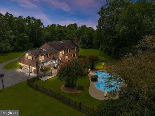6140 Fishers Station Rd, Lothian, MD 20711