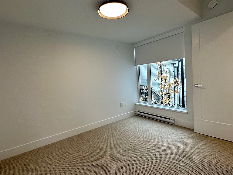 1306 Laval Sq — Photo 11