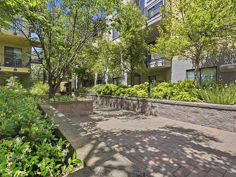 800 N 8th St #129 — Photo 2