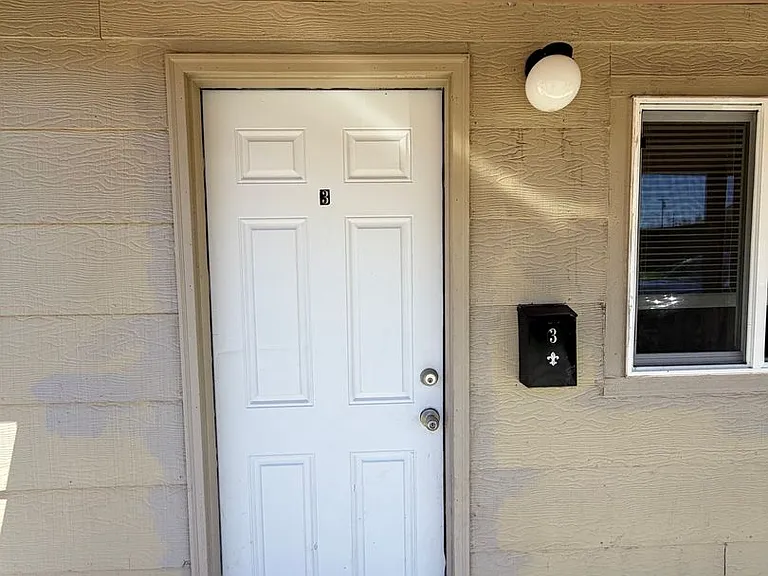 127 Mortimer St #3 — Photo 1