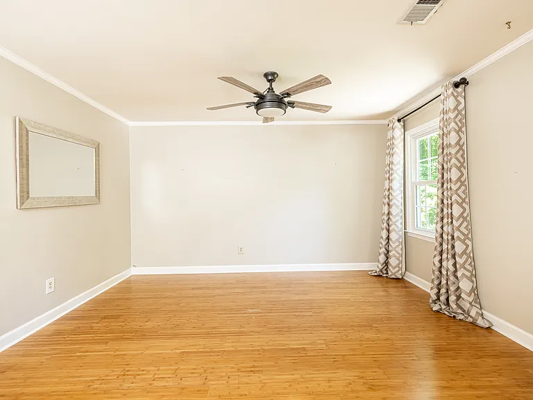 2124 Rockland Ct — Photo 35
