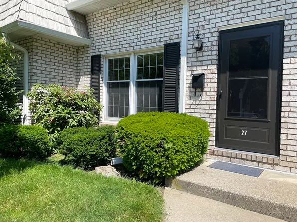 27 Plantation Dr #27, Agawam, MA 01001