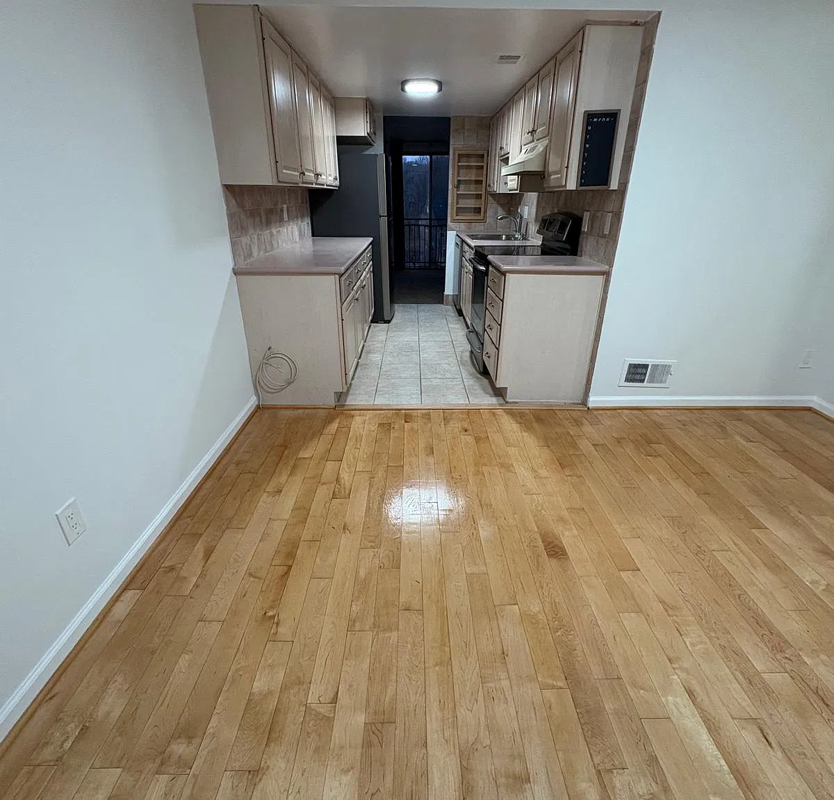 4 bed, 1770 sqft, $2,400 — Photo 3