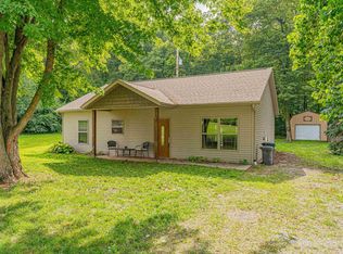 10119 Edgewood Dr, Manito, IL