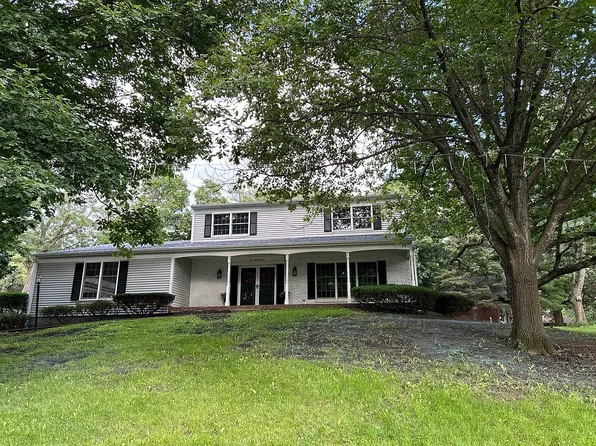 227 White Ridge Dr, Maryville, MO 64468
