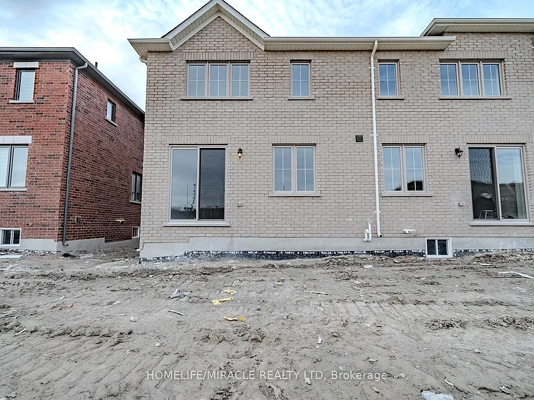 1054 Lockie Dr — Photo 7
