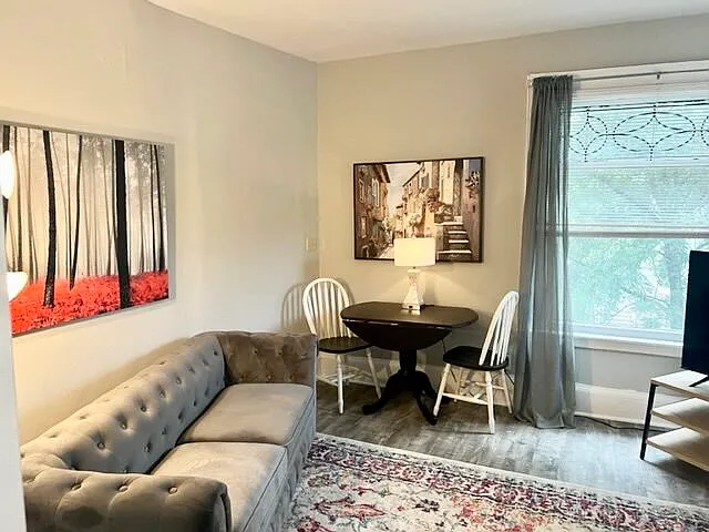 2 bed, 675 sqft, $1,995 — Photo 2