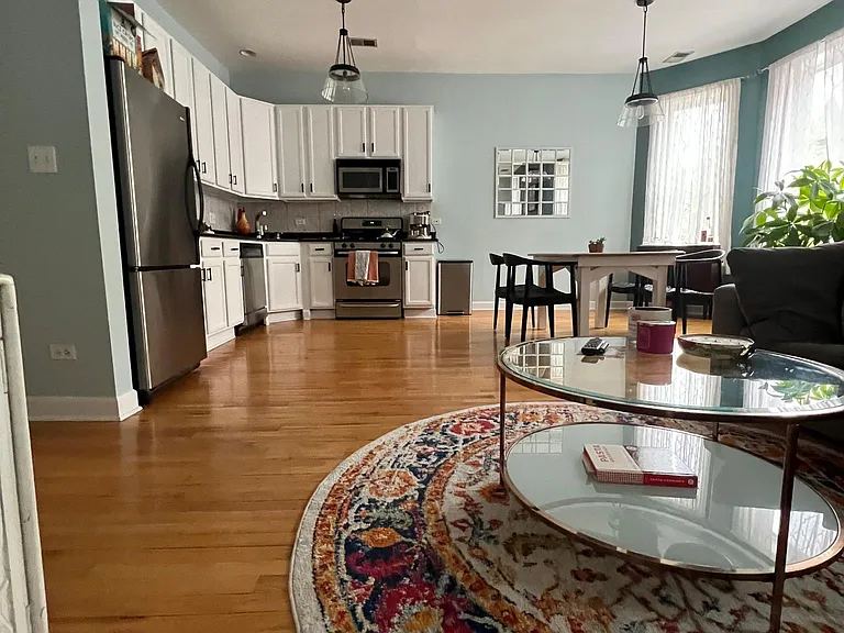 129 S Oakley Blvd #1 — Photo 2