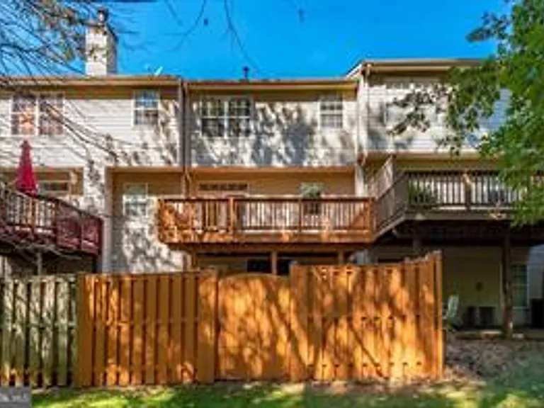 13118 Shamrock Glen Dr — Photo 40