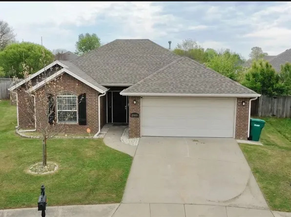 2903 S D St, Rogers, AR 72756