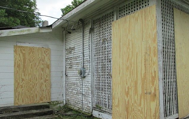 2nd image of 1686 Foster Ave