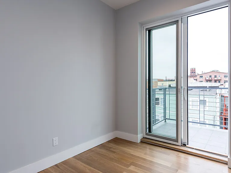 34 Belvedere St #4A — Photo 12