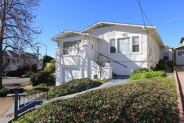 1st image of 417 Athol Ave