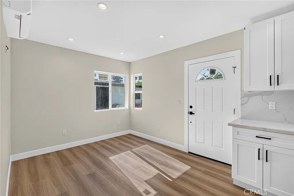 2 bed, 650 sqft, $2,800 — Photo 4