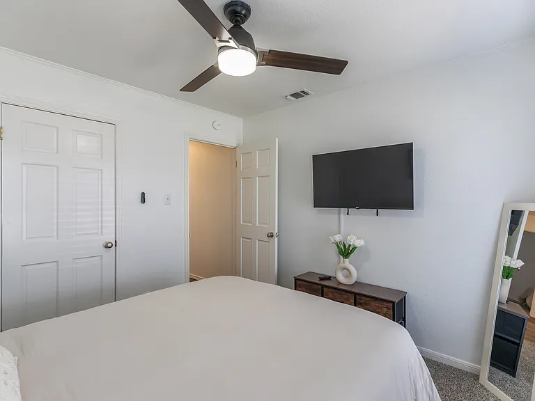 8073 Bonnie Cir — Photo 21