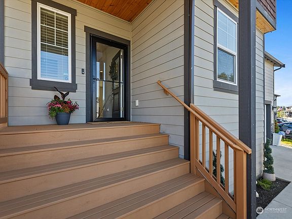 2nd image of 5115 80th Avenue NE