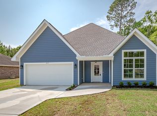 3217 N 3rd St, Ocean Springs, MS 39564