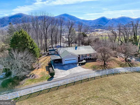 16 Riverview Ln, Dillard, GA 30537