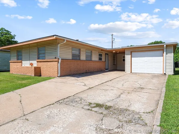 105 Mockingbird Ln, Bartlesville, OK 74003