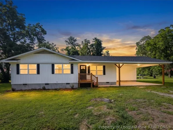 310 Saint James St, Raeford, NC 28376