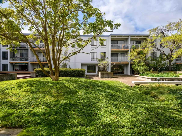 7 Commodore Dr #A261, Emeryville, CA 94608