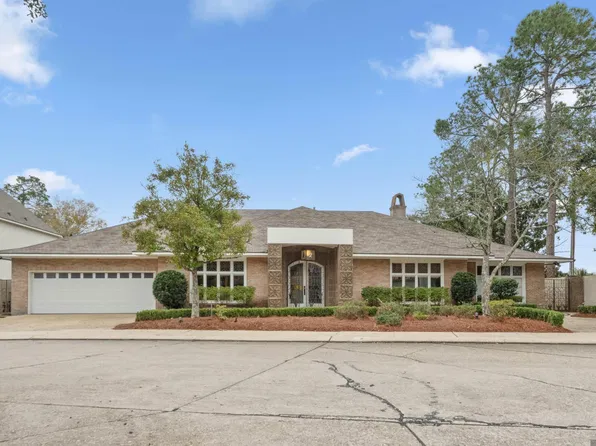2 Stones Throw Dr, Baton Rouge, LA 70809