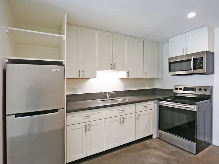 245 11th Ave #1 — Photo 3