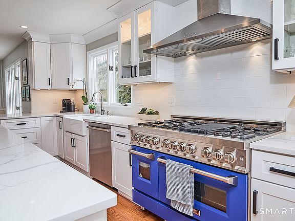 4th image of 23 Harborview Road