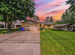 830 Clara St, Commerce Township, MI 48390