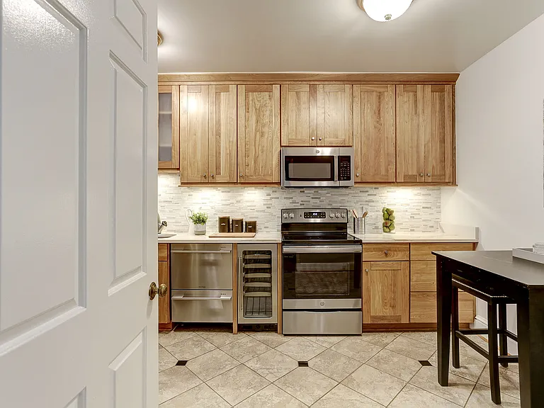 3205 Sutton Pl NW #D — Photo 32