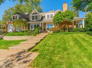 130 S Prospect Ave, Clarendon Hills, IL 60514