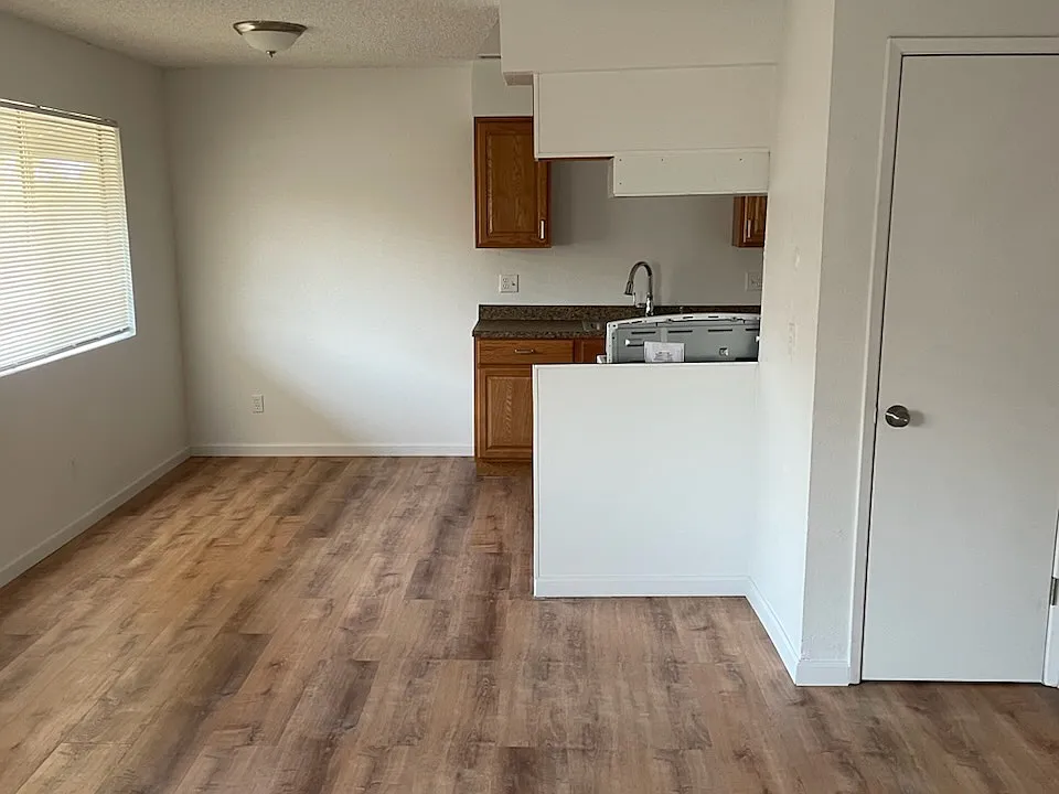 100 W Caldwell Ave #37