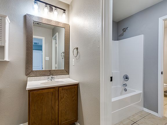 2nd image of 3127 Lubbock Ave #3127