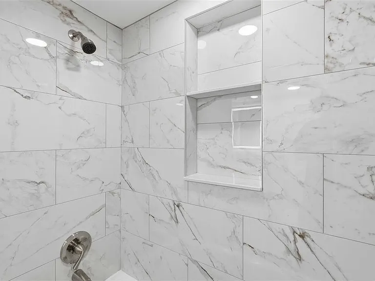 4775 Cove Cir #106 — Photo 16