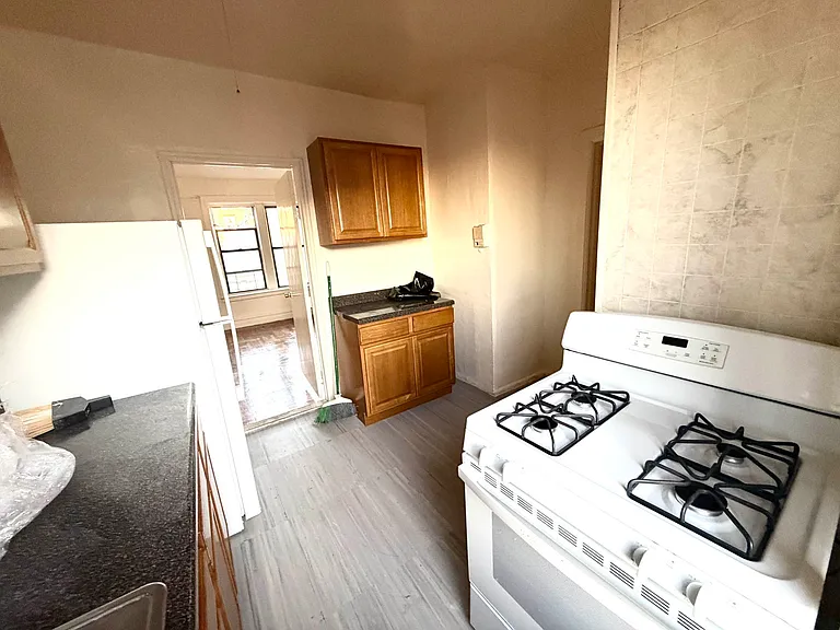 2277 Andrews Ave N #6D — Photo 7