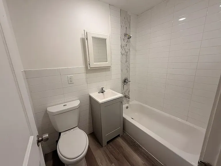 8 Catherine Ct #1B — Photo 5
