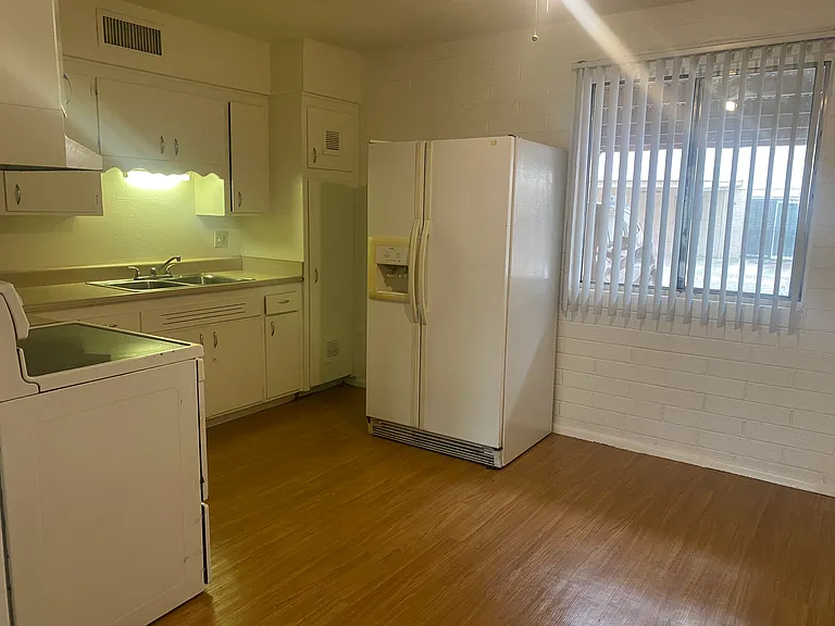 1827 W Tuckey Ln #3 — Photo 1