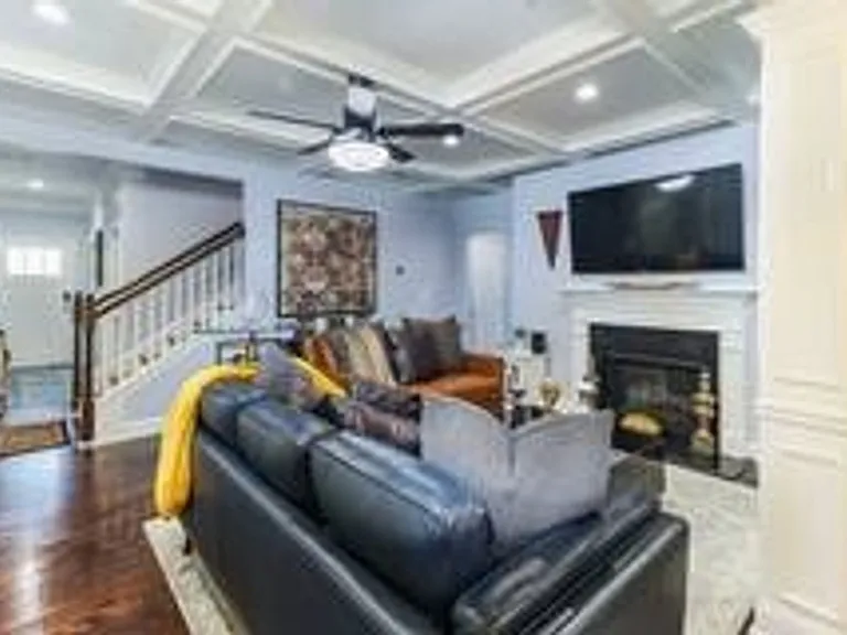 1547 Paxton Dr SW — Photo 5