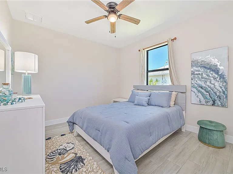 1137 SW 29th Ter — Photo 33