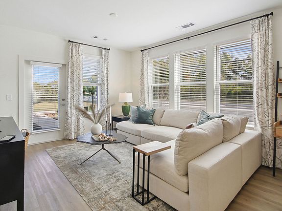 4th image of 13511 Montjoy Ln #204