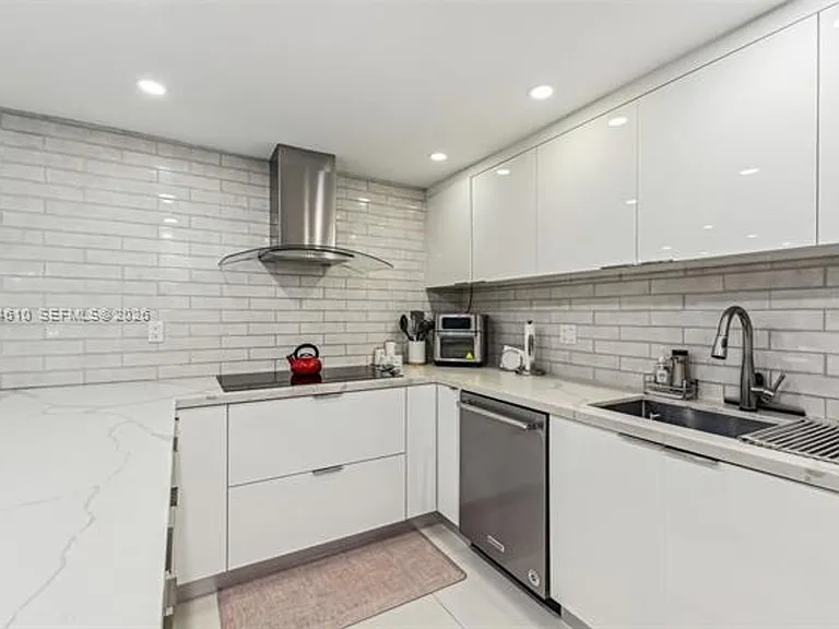 121 Crandon Blvd #251 — Photo 13