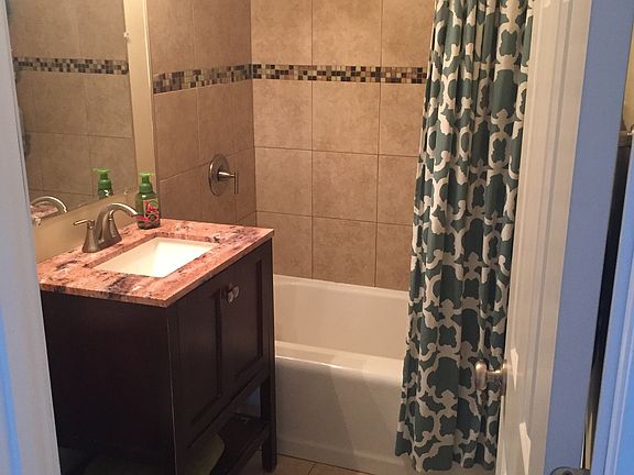 4th image of 1023 Washington Memorial Dr