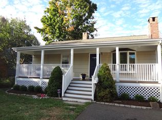 136 Longdean Rd, Fairfield, CT 06824