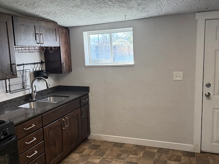 337 N Marion St #A — Photo 4